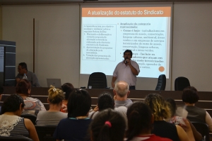 Assembleia do Sindilimp rene mais de 400 pessoas