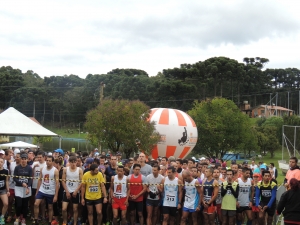 Corrida do Trabalhador rene mais de 200 atletas