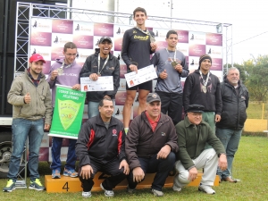 Corrida do Trabalhador rene mais de 200 atletas