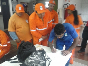 Mobilizao Nacional pelas 36 horas semanais para o setor da limpeza urbana