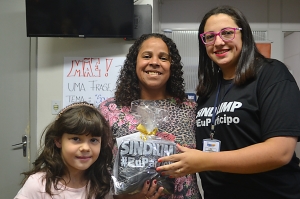 Solange Aparecida Leite ganhou o prmio de 2 lugar 