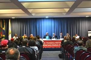 Protesto na rua e debate: repdio s reformas