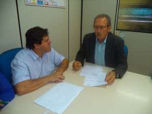 Sindilimp entrega pauta do Acordo Coletivo de Trabalho - 2015 para a Direo da CODECA