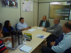 Sindilimp entrega pauta do Acordo Coletivo de Trabalho - 2015 para a Direo da CODECA