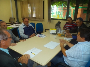Sindilimp entrega pauta do Acordo Coletivo de Trabalho - 2015 para a Direo da CODECA