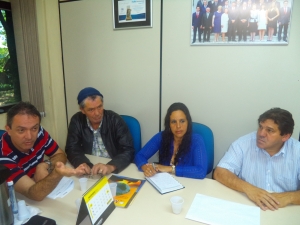 Sindilimp entrega pauta do Acordo Coletivo de Trabalho - 2015 para a Direo da CODECA
