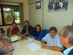 Sindilimp entrega pauta do Acordo Coletivo de Trabalho - 2015 para a Direo da CODECA