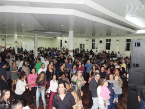 Trabalhadores comemoram o Dia do Gari 