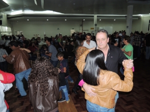 Trabalhadores comemoram o Dia do Gari 