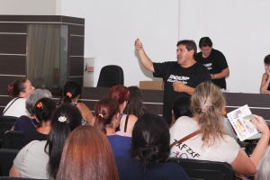 Trabalhadores da JOB recebem vales