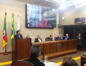 Tribuna Livre homenageia Dia do Gari 